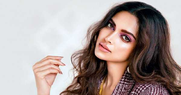 Today is the birthday of glamorous girl, Deepika Padukone